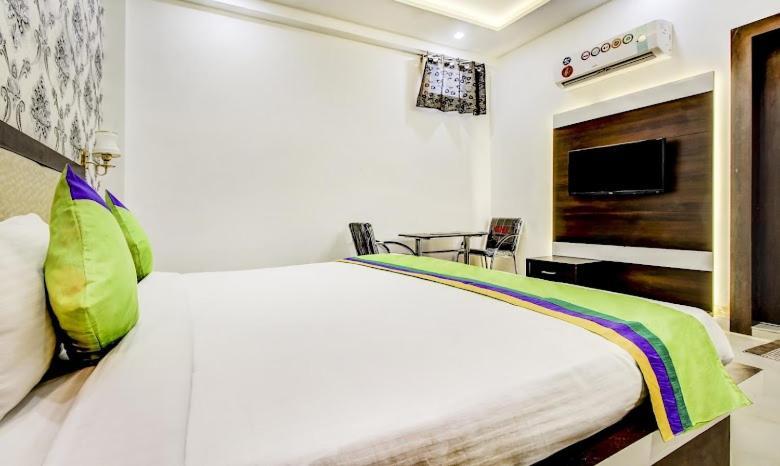 Hotel Golden Door Mathura Εξωτερικό φωτογραφία