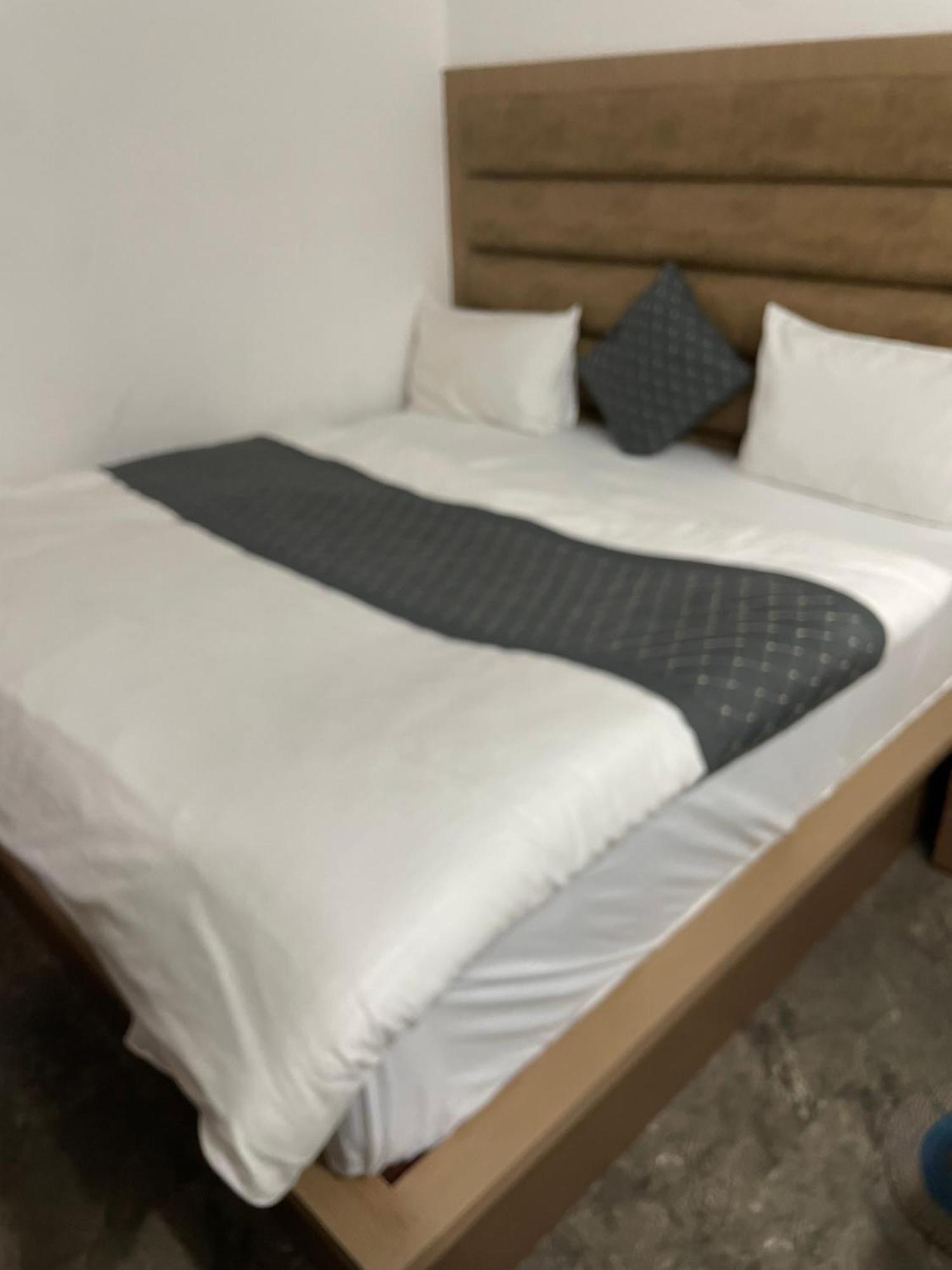 Hotel Golden Door Mathura Εξωτερικό φωτογραφία