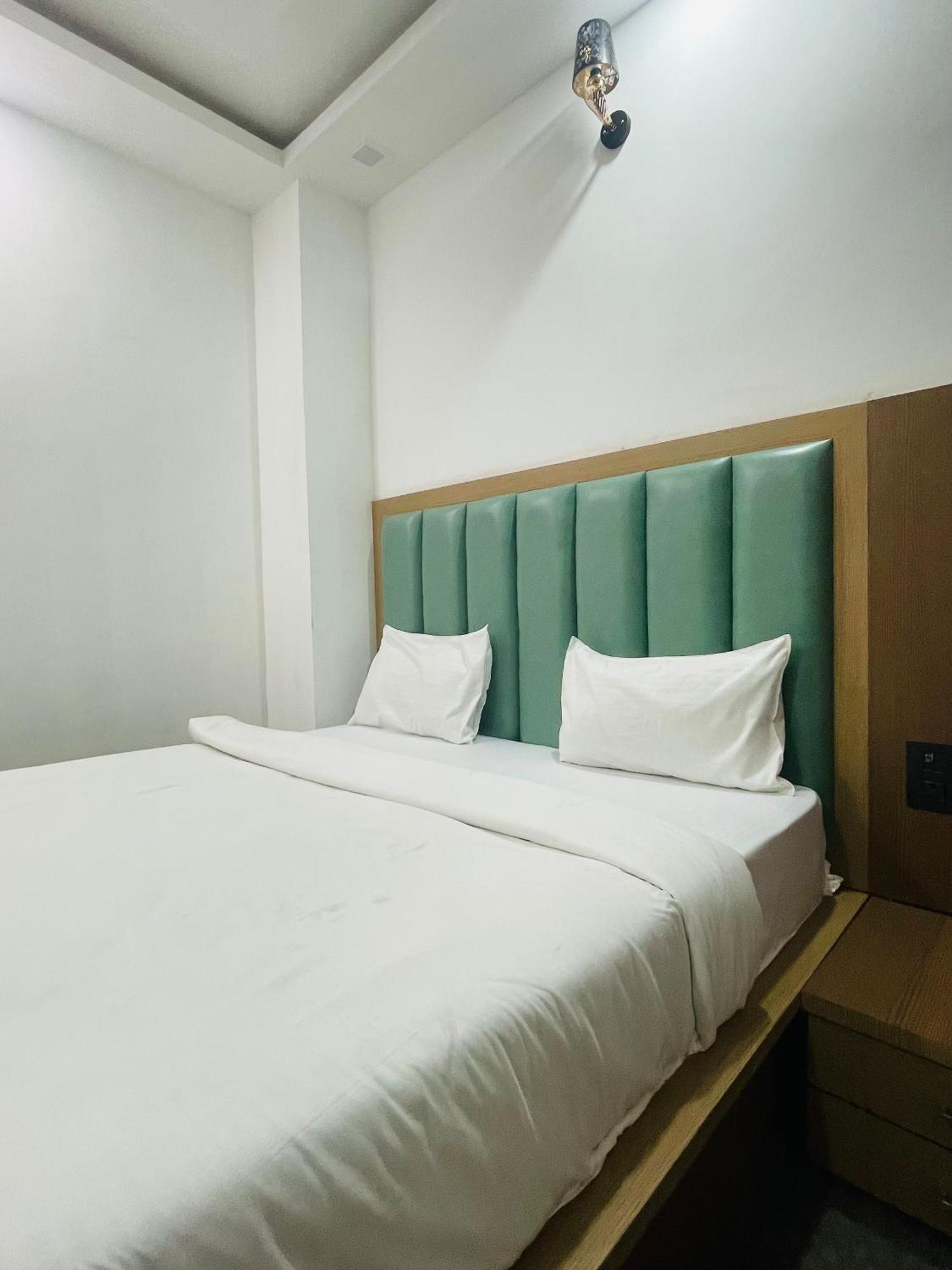 Hotel Golden Door Mathura Εξωτερικό φωτογραφία